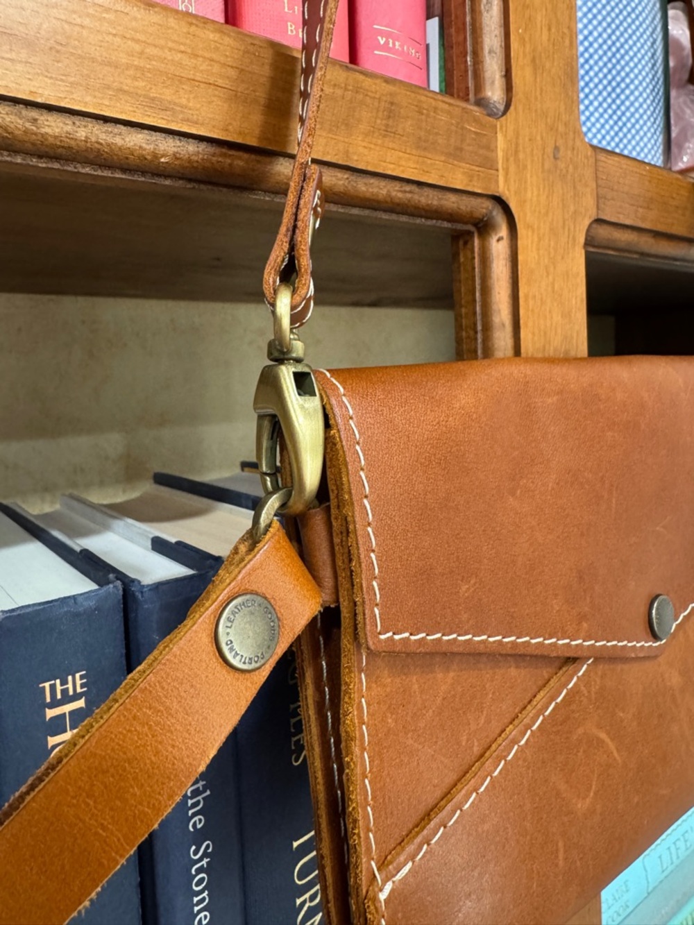 Portland Leather Envelope Convertible Crossbody - Picture 5 of 8